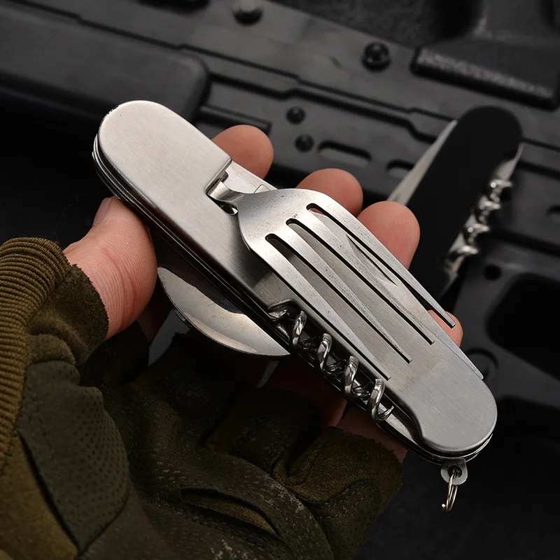 Składana zastawa stołowa 4 w 1 – Outdoor Camping Knife recenzja i cena